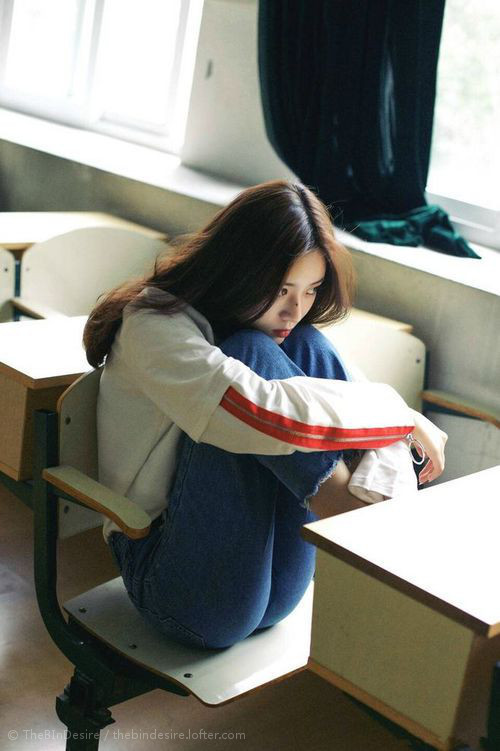 随机女足比赛中，中国队员朱某表现出色，中国女足朱薇