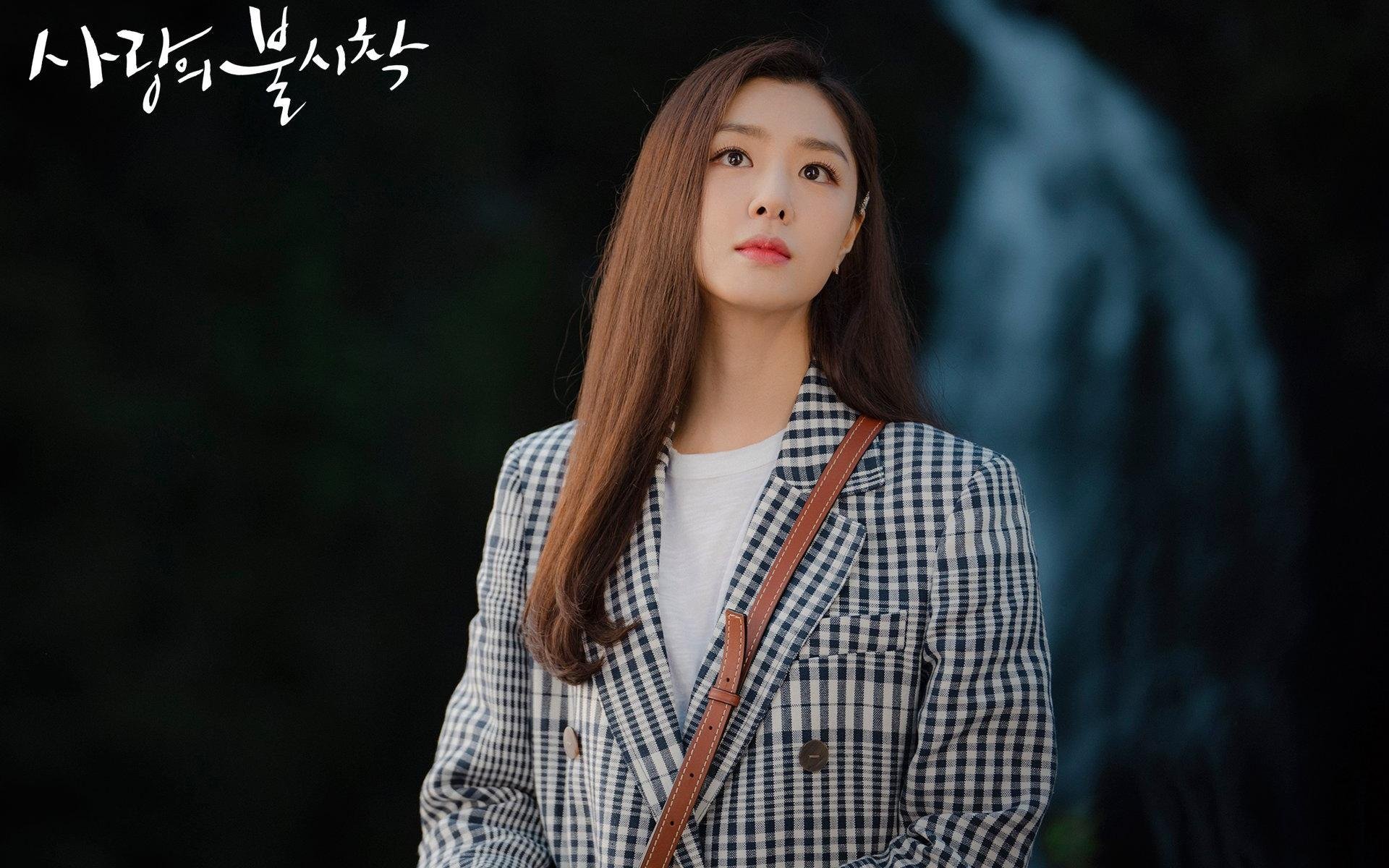 九游网-年轻后卫如何挑战豪门稳定防线地位,十大年轻中后卫